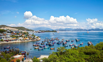 Du lịch hè “nóng” dần, nhưng giá vé máy bay khiến thị trường “hạ nhiệt”?