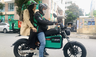 Lần đầu tiên tại Việt Nam, xe máy điện được đưa vào sử dụng trong dịch vụ gọi xe công nghệ