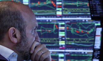 S&P 500 được "cứu" nhờ cổ phiếu năng lượng, giá dầu tăng trước mối lo thiếu cung