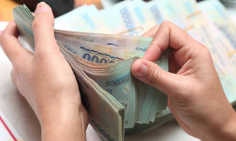 Từ tháng 7, giảm 36 khoản phí, lệ phí 