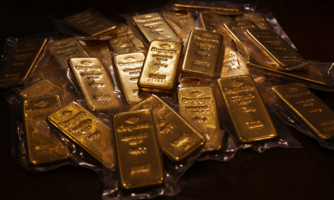 Giá vàng đuối sức vì đồng USD mạnh lên, SPDR Gold Trust bán ròng gần 3 tấn vàng