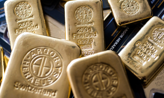 Giá vàng thế giới tăng sau tin lạm phát Mỹ, “cá mập” SPDR Gold Trust xả mạnh