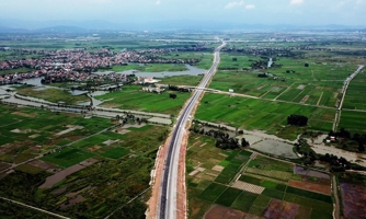 Quảng Trị bàn giải pháp gỡ khó dự án Đường ven biển kết nối hành lang kinh tế Đông Tây