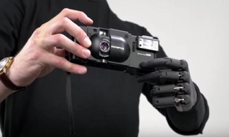 Startup mang lại "cánh tay robot thần kỳ" cho những người khuyết tật