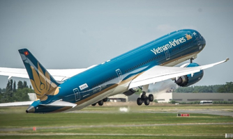 Năm 2022 Vietnam Airlines vẫn lỗ  nhưng giảm được hơn 2.000 tỷ so với năm 2021