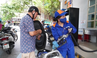 Theo đà thế giới, giá xăng dầu trong nước tiếp tục giảm mạnh