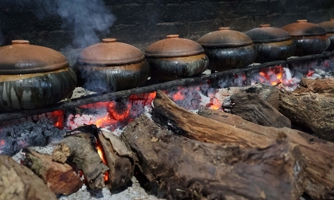 [Phóng sự ảnh] “Làng cá kho” Vũ Đại đỏ lửa đón Tết