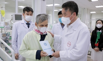 Tặng quà Tết đến bệnh nhân có hoàn cảnh khó khăn tại Hà Nội 