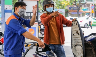 Giá xăng dầu đồng loạt tăng mạnh ngay sau Tết