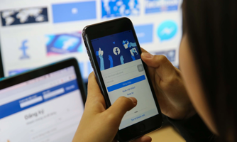 Thấy gì qua sự cố Facebook bị sập?