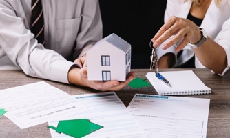 Có nên mua bảo hiểm khoản vay khi vay tiền ngân hàng?