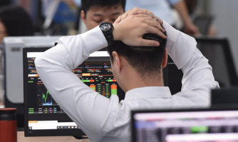 Lãi suất huy động được dự báo tăng 0,5%, chứng khoán lại lỡ "sóng thần"?