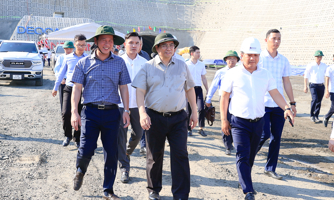 Thủ tướng yêu cầu thông tuyến cao tốc Quảng Ngãi - TP.HCM trong năm 2025