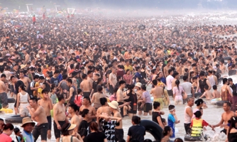 Nhờ biển, du lịch Bắc Trung Bộ bội thu trong dịp nghỉ lễ 