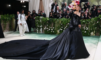 Met Gala: Sự kiện thời trang hay cỗ máy kiếm tiền?