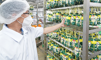Nỗ lực kìm giá tiêu dùng vì sức mua còn thấp