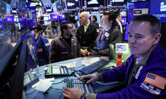Nasdaq lập kỷ lục dù Dow Jones trượt dốc, giá dầu tăng mạnh trước cuộc họp OPEC+