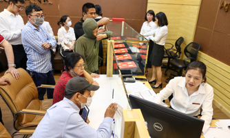 Ngân hàng không hoàn tiền nếu khách bỏ cọc mua vàng miếng