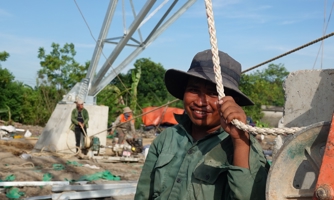 [Phóng sự ảnh]: Thi công đường dây 500kV mạch 3 giai đoạn "nước rút"