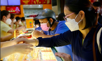 Giá vàng nhẫn tăng nhẹ, vàng miếng neo ở vùng đáy 4 tháng 