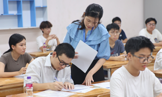 Hơn 1 triệu thí sinh bắt đầu kỳ thi tốt nghiệp THPT năm 2024
