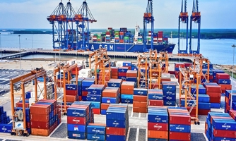 CEO Maersk nói gián đoạn ở Biển Đỏ kéo dài tới quý 3, cổ phiếu vận tải biển còn neo cao nữa? 
