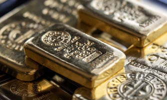 Giá vàng lao dốc do đồng USD hồi mạnh