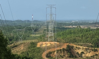 Phấn đấu hoàn thành đường dây 500 kV mạch 3 vào dịp kỷ niệm các ngày lễ lớn