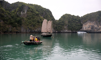 Du lịch xanh “cất cánh” từ các làng chài