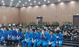Xét xử 135 người trong đường dây cho vay qua app, lãi suất 2.190%/năm