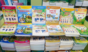 Kiến nghị lấp “lỗ hổng” trong đấu thầu sách giáo khoa