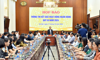 Lượng tiền ngân hàng cho vay vượt huy động