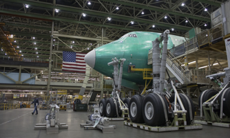 Khó khăn ở Intel và Boeing, vấn đề của nền sản xuất Mỹ