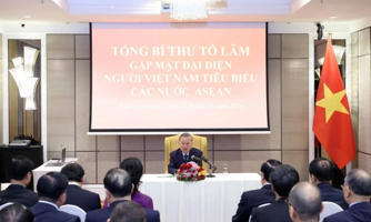 Lần đầu tiên Tổng Bí thư gặp gỡ các chuyên gia, trí thức, doanh nhân tiêu biểu người Việt các nước ASEAN tại Malaysia