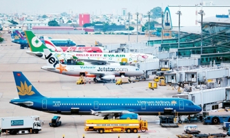 Bổ sung nhiều chuyến bay nhưng vẫn khó mua vé Tết