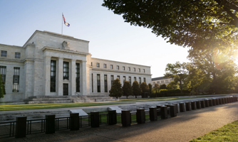 Quan chức Fed lo lạm phát tăng sau khi ông Trump nhậm chức