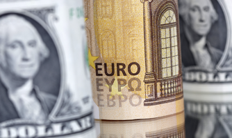 Áp lực mất giá bủa vây, đồng euro có thể giảm về ngang USD