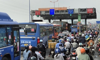 TP.HCM tăng cường điều tiết ùn tắc, đảm bảo an toàn giao thông dịp Tết