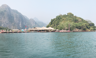 Người Thái “hút” du khách tới Quỳnh Nhai 