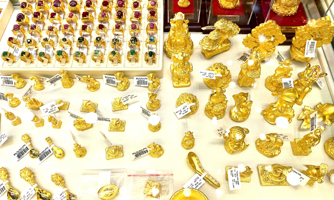 Giá vàng trong nước tăng sát giá vàng thế giới