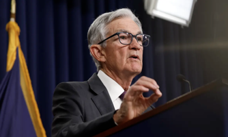 Fed giữ nguyên lãi suất, phát tín hiệu giảm 2 lần trong năm 2025