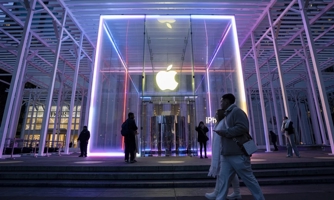 Gã khổng lồ Apple trong cuộc vật lộn với AI