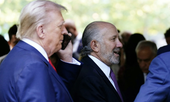 “Ông Trump đang cân nhắc kế hoạch thuế quan 2 bước”