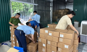 Công ty TNHH Dược mỹ phẩm Ngân Korea bán hàng trôi nổi