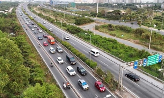 Cấm xe máy lưu thông vào đường dẫn cao tốc TP.HCM - Long Thành