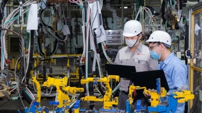 PMI giảm xuống mức 48,9 điểm, ngành sản xuất Việt Nam tiếp tục đối mặt với tình trạng nhu cầu yếu