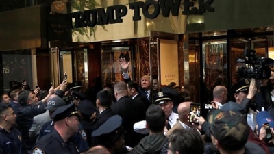 Donald Trump bước vào tranh luận lần hai trong khủng hoảng