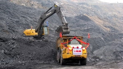 “Vừa nhập, vừa xuất khẩu than là bình thường”