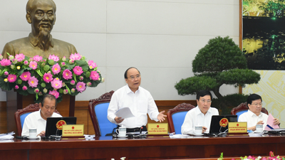 Kiên định mục tiêu GDP, nghiên cứu giảm tiếp lãi suất