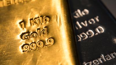 Giá vàng thế giới giảm, trong nước lên gần 62 triệu đồng/lượng
